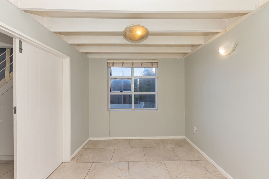 To Let 2 Bedroom Property for Rent in Green Point Western Cape